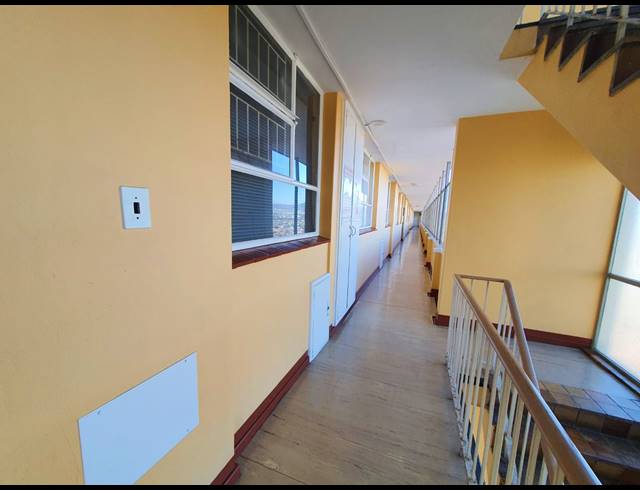 1.5 BEDROOM APARTMENT TO LET IN TOWNSEND ESTATE